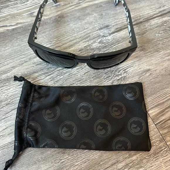 Dragon Mr Blonde Sunglasses Black Blue Neo Geo Frame with Grey - Main Image